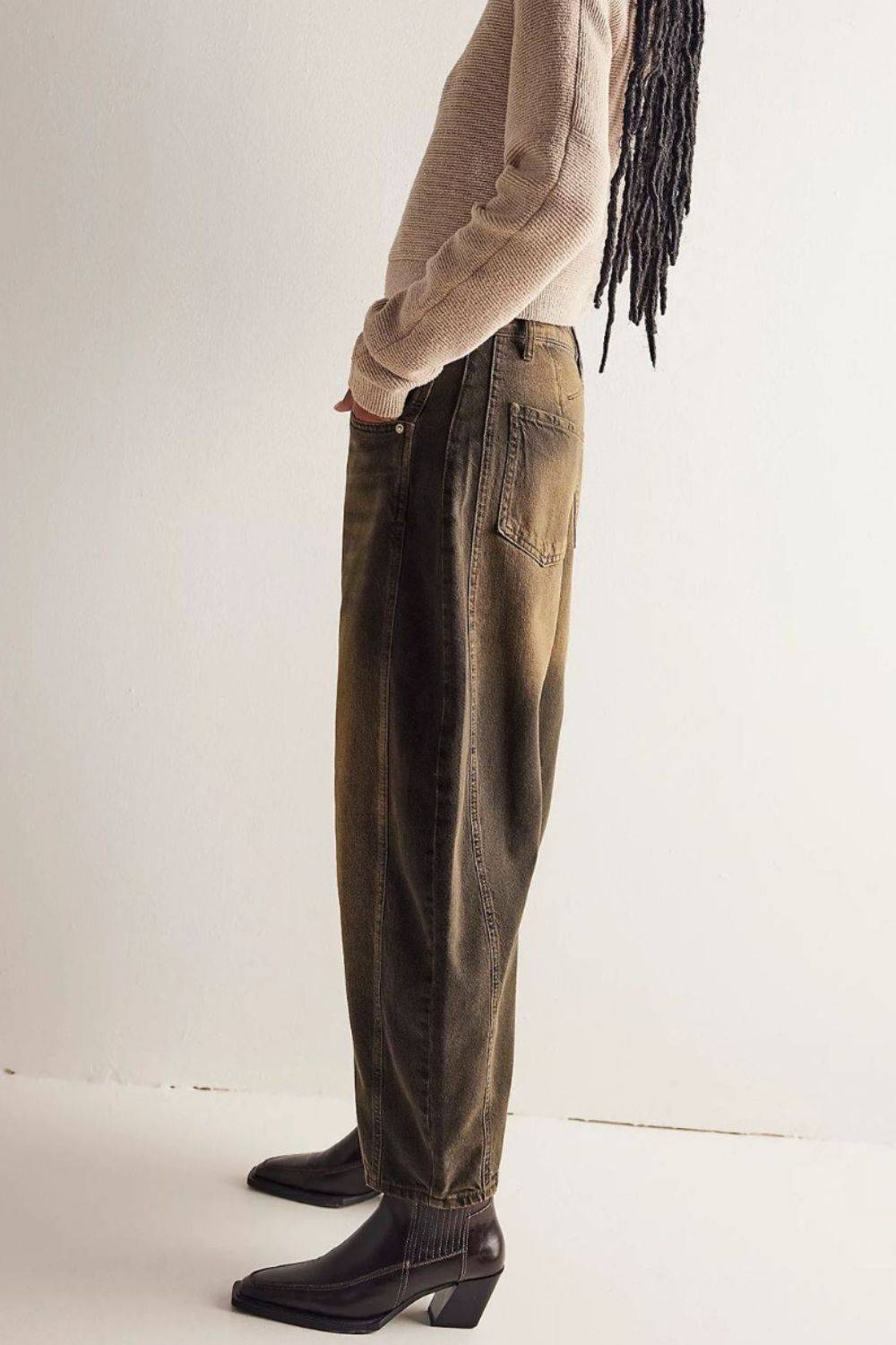 Wide Leg Jeans with Pockets.