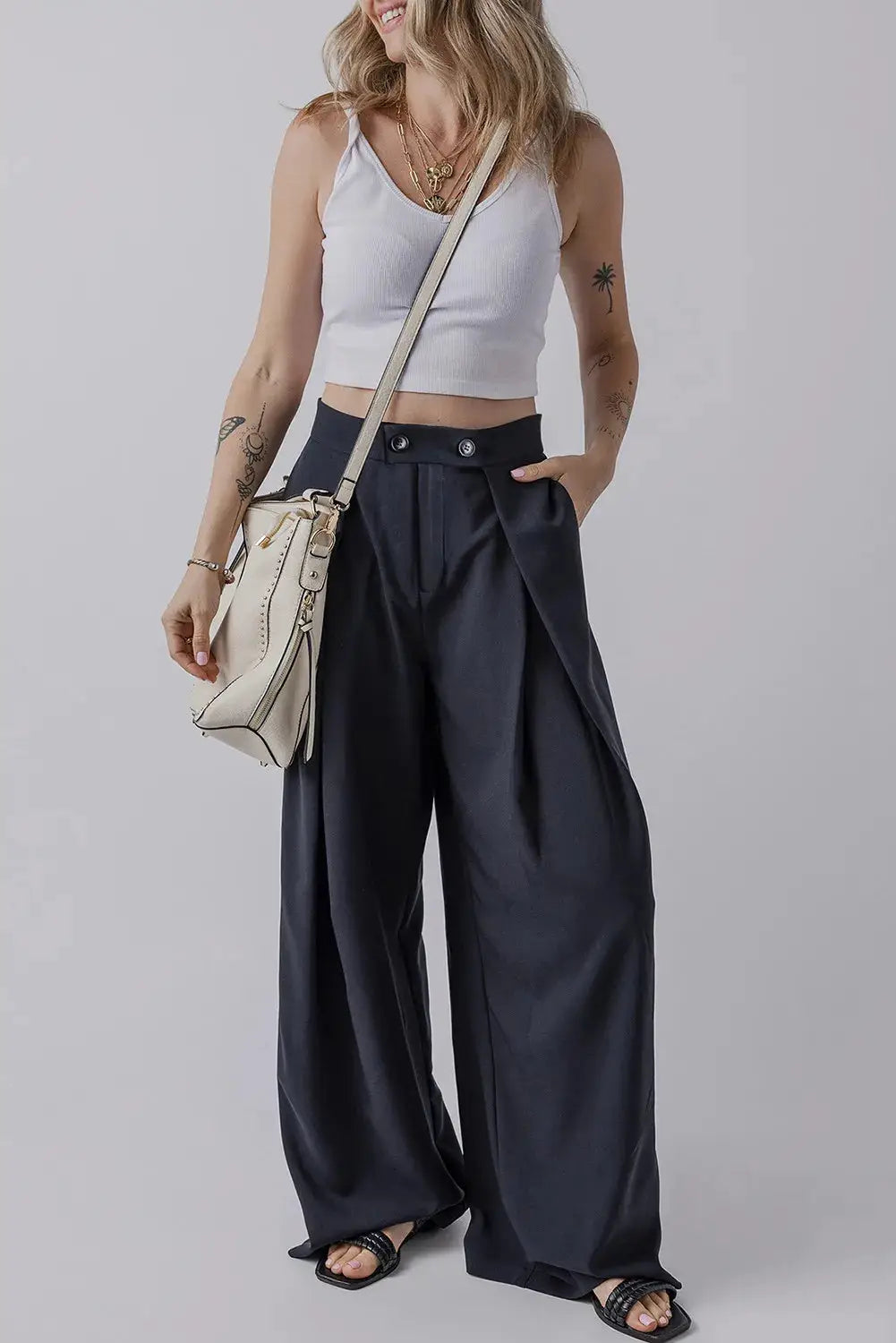 Trendy Wide Leg Pants with Pockets Made for Comfort.