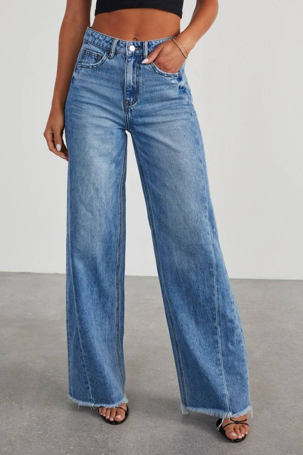 Women’s Raw Hem Wide Leg Jeans with Pockets.
