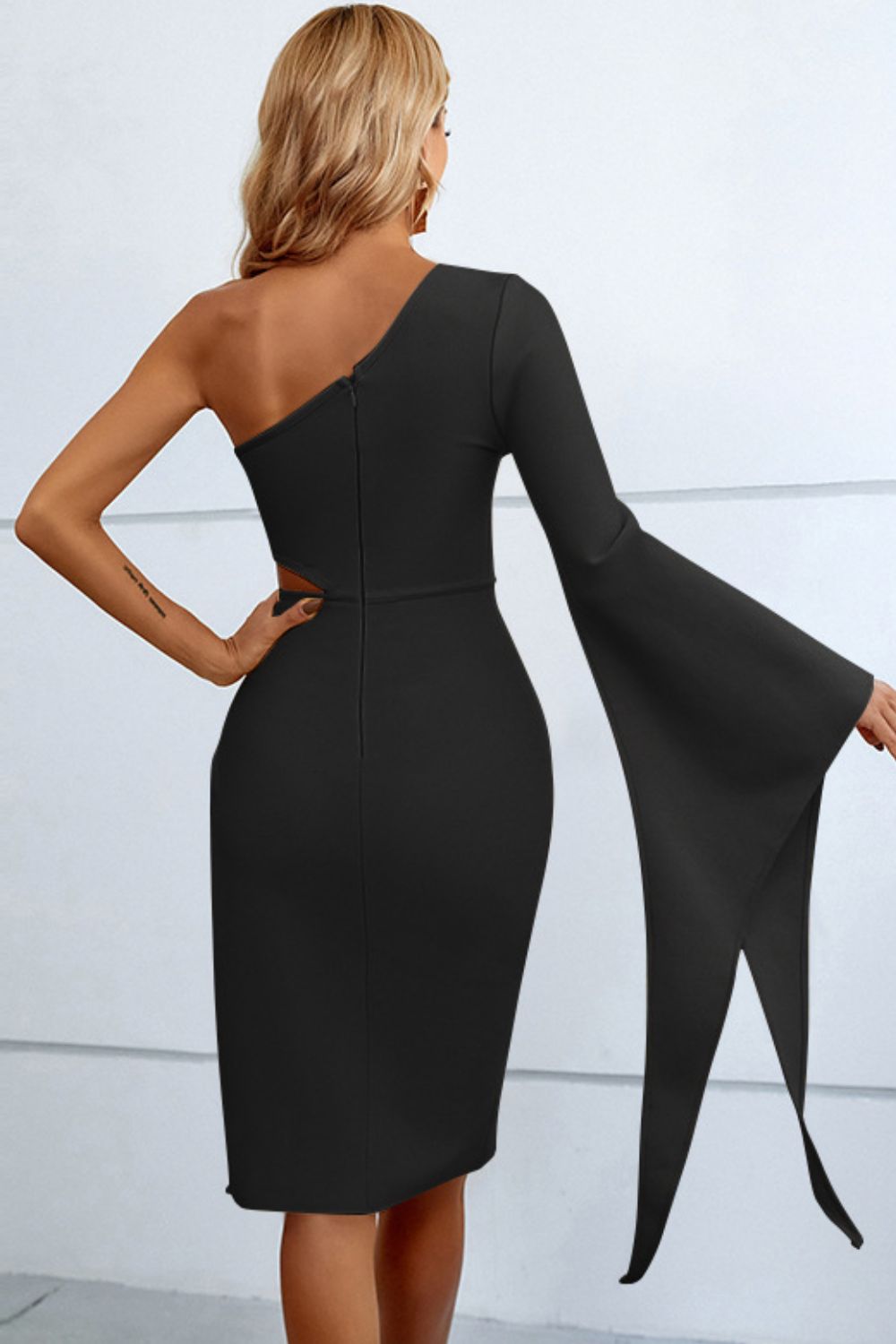 Women’s - Black Cutout Split Flare Sleeve One-Shoulder Dress